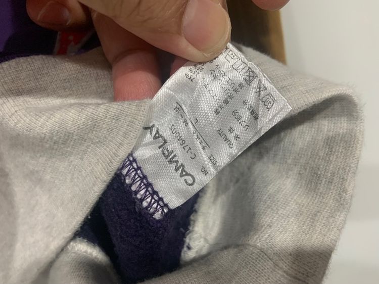 เสื้อกันหนาว CAMPLAY แท้ 💯 size L ขนาด อก 22.5 ยาว 26.5 นิ้ว สภาพดีมาก ดีเทลสวย เนื้อผ้าหนทนิ่มมาก รูปที่ 7