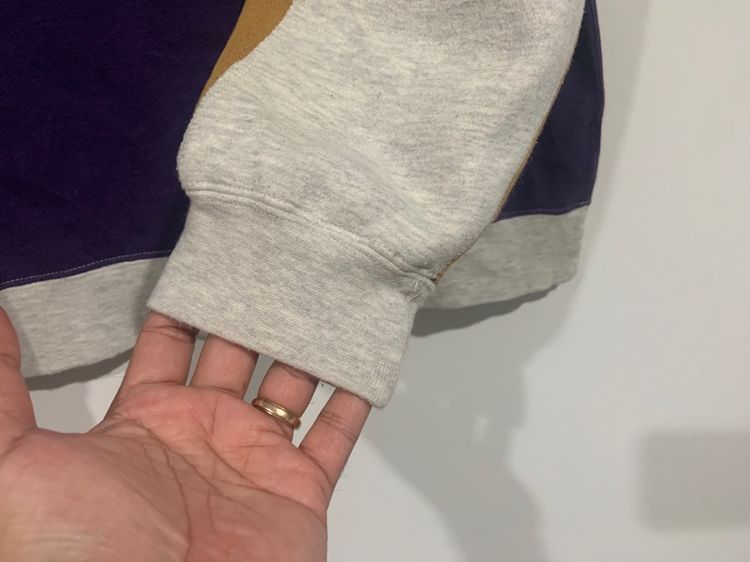 เสื้อกันหนาว CAMPLAY แท้ 💯 size L ขนาด อก 22.5 ยาว 26.5 นิ้ว สภาพดีมาก ดีเทลสวย เนื้อผ้าหนทนิ่มมาก รูปที่ 2