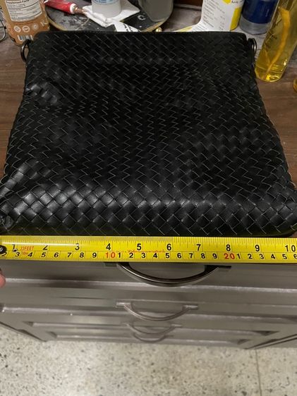 กระเป๋าคอสบอดี้สีดำของBottaga💯📌📌 รูปที่ 6