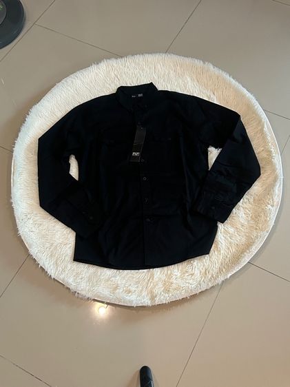 เสื้อเชิ้ตแขนยาวสีดำ รูปที่ 2