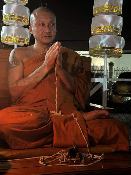 ตาฤาษีเนรมิตสิทธิโชค ขนาดบูชา ใต้ฐานอุดด้วยมวลสารศักดิ์สิทธิ  ท่านเจ้าคุณ พระราชสิริวัชรรังษี วัดชินวราราม วรวิหาร หลวงพ่อชำนาญ ออกวัดบางกุฏีทอง จ.ปทุมธานี กฐิน 2 พ.ย. 2557 ขนาดหน้าตัก 3 นิ้ว พร้อมพานเซรามิคกว้าง 5 นิ้ว ตอกโค๊ดและหมายเลข รูปที่ 13