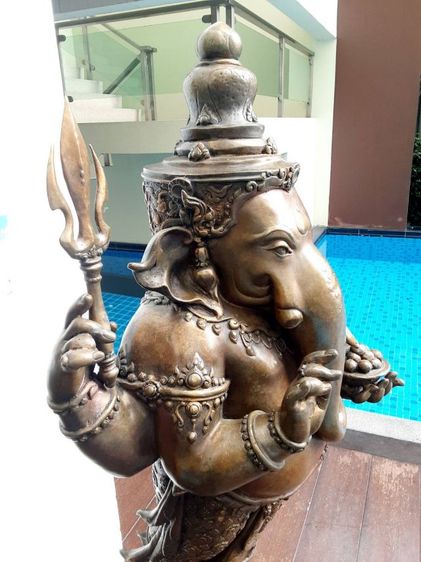 พระพิฆเนศ เนื้อบรอนซ์ สูง 108 เซ็นต์ ฐาน 33 เซ็นต์ ผลงาน รศ.ดร.สุวัฒน์ แสนขัติยรัตน์ ประกอบพิธี โดย ครูบาอริยชาติ วัดแสงแก้วโพธิญาณ รูปที่ 6