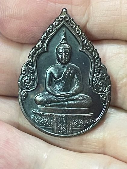 เหรียญ พระแก้วมรกต ฤดูร้อน เนื้อทองแดงรมดำ พร้อมกล่องที่ระลึก ปี 2525 สมโภชกรุงรัตนโกสินทร์ 200 ปี รูปที่ 11