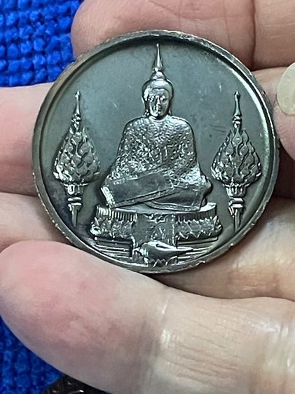 เหรียญ พระแก้วมรกต ฤดูร้อน เนื้อทองแดงรมดำ พร้อมกล่องที่ระลึก ปี 2525 สมโภชกรุงรัตนโกสินทร์ 200 ปี รูปที่ 13