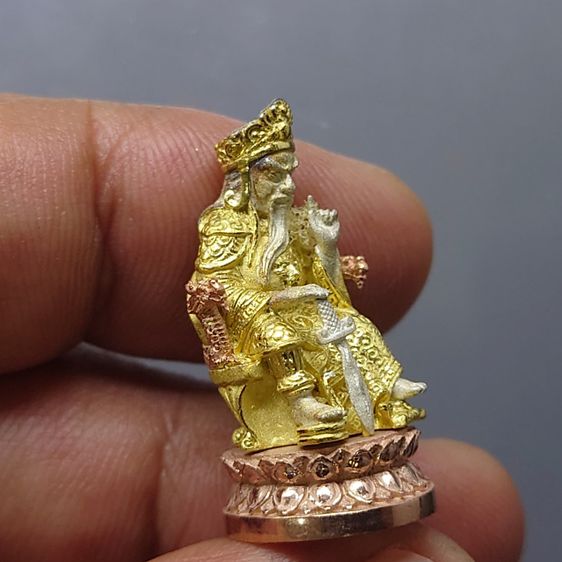 รูปหล่อเจ้าพ่อเสือ (ตั่วเหล่าเอี๊ย) พิมพ์ใหญ่ เนื้อเงินสามกษัตริย์ รุ่น รักษ์แผ่นดิน พิธี วัดจักรรดิราชาวาส ปี2544 พร้อมกล่องเดิม รูปที่ 6