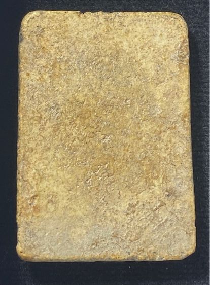 พระสมเด็จเกศไชโย พิมพ์ 6 ชั้น อกตลอด   พระใช้มาแต่เดิมมีสึก เก่าเป็นธรรมชาติ     P 295 รูปที่ 4