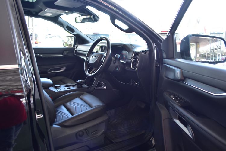 Ford Everest 2022 2.0 Titanium Plus 4WD Utility-car ดีเซล ไม่ติดแก๊ส เกียร์อัตโนมัติ ดำ รูปที่ 3