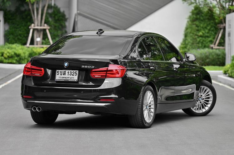 BMW Series 3 2017 320d Sedan ดีเซล ไม่ติดแก๊ส เกียร์อัตโนมัติ ดำ รูปที่ 4