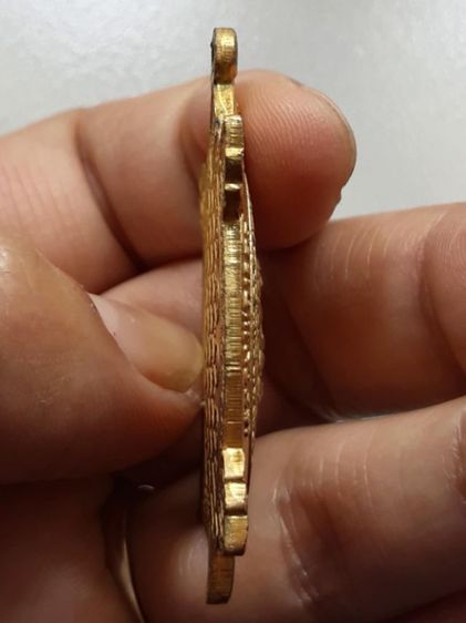 เหรียญพญาเต่าเรือนหลวงปู่หลิว วัดไร่แตง รุ่นสุขใจ กะไหล่ทอง รูปที่ 4