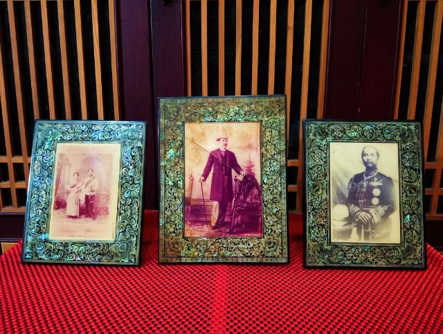 กรอบรูปรัชกาลที่ 5เปลือกหอยมุกขายเหมา 3 ชิ้นเก่าโบราณ