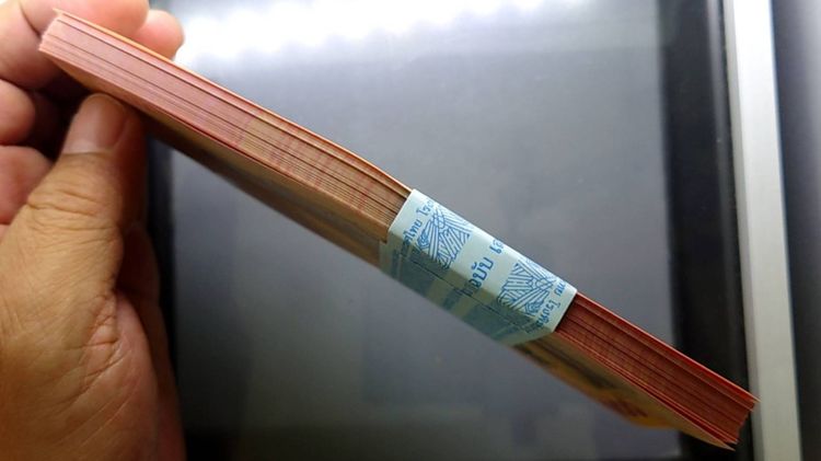 (ธนบัตรยกแหนบ 100 ใบ ไม่เรียงเลข) ธนบัตรที่ระลึก 100 บาท เฉลิมพระเกียรติ ในหลวงรัชกาลที่ 10 ครบ 6 รอบ ปี พ.ศ.2567 ไม่ผ่านใช้ รูปที่ 3