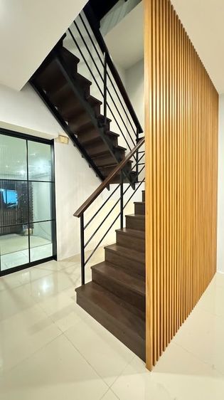  ขายด่วน ทาวน์เฮ้าส์ 3 ชั้น รีโนเวทใหม่ Style Modern Loft