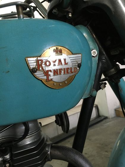 มอเตอร์ไซค์คลาสสิก Royal Enfield 250 รุ่นเก่าของอังกฤษ รูปที่ 9