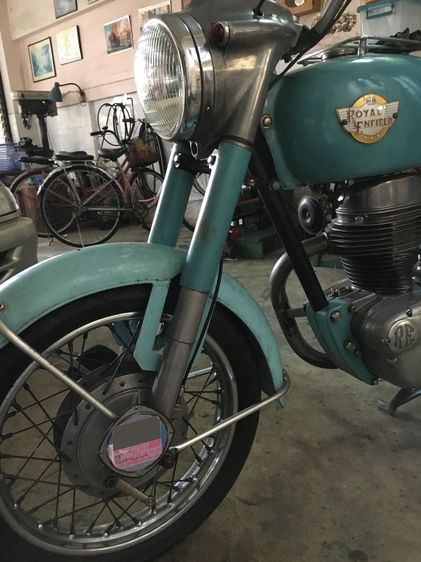 มอเตอร์ไซค์คลาสสิก Royal Enfield 250 รุ่นเก่าของอังกฤษ รูปที่ 7