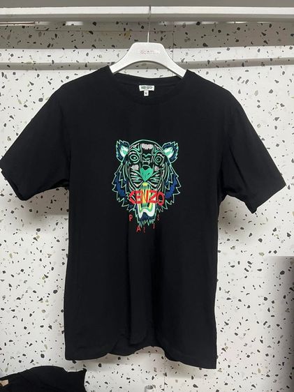 ดำ แขนสั้น อื่นๆ อื่นๆ เสื้อยืด KENZO แท้ 💯 size XL ขนาด อก 21.5 ยาว 28 นิ้ว สภาพใหม่มาก สกีนโลโก้เต็ม ลายสวย เนื้อผ้ายืดหยุ่นดีมาก หายากน่าสะสมครับ