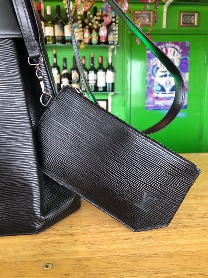 Louis Vuitton Epi Sac D'Epaule  รูปที่ 7