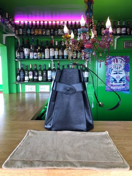 Louis Vuitton Epi Sac D'Epaule  รูปที่ 16