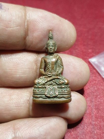 รูปหล่อ พระพุทธ หลวงพ่อวัดพระแท่นศิลาอาสน์ อุตรดิตถ์ ไม่ทราบปีที่ออก ตอกโค๊ตพระแท้ รับประกันพระแท้ รูปที่ 4