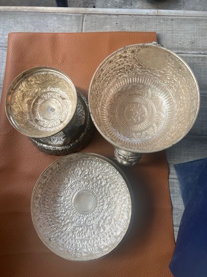 ขันตอกลายหูสิงห์โบราณ รูปที่ 9