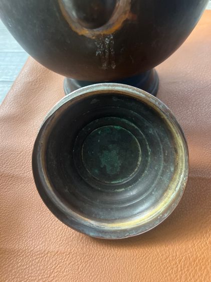 กานํ้าสำริดโบราณ รูปที่ 4