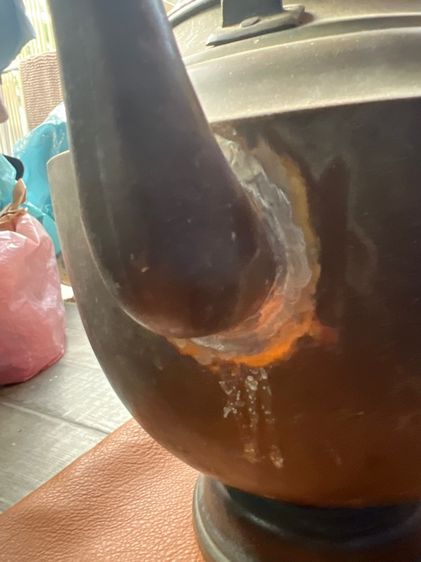 กานํ้าสำริดโบราณ รูปที่ 3