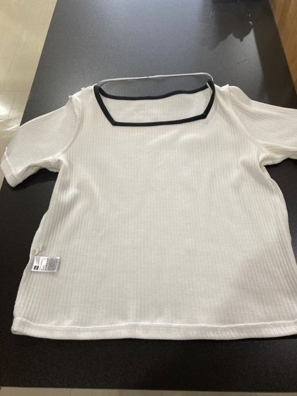 เสื้อยืดผ้าร่อง GU ไซส์ L รูปที่ 4