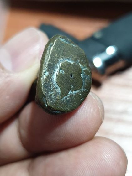 หลวงพ่อเงิน วัดบางคลาน รุ่นปลอดภัย หลวงพ่อเปรื่องสร้าง ปี2528 ตอกโค้ด ป.   สภาพ โลหะ เก่าได้อายุ รูปที่ 11