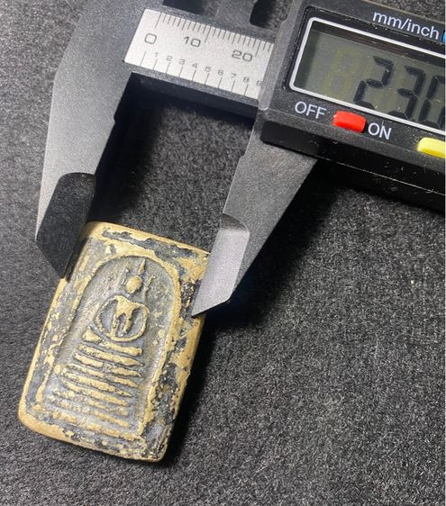 พระสมเด็จเกศไชโย พิมพ์เจ็ดชั้นหูประบ่า   P 293 รูปที่ 16