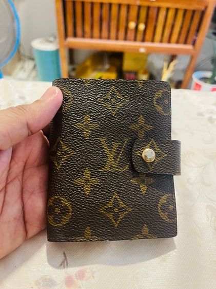กระเป๋าสตางค์ LV