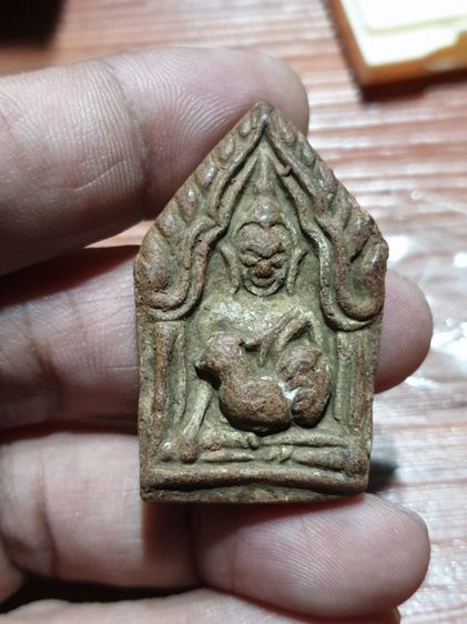 พระขุนแผนแขนอุ้มไก่ หลวงปู่สรวง แช่น้ำมนต์ ปี19 รูปที่ 7