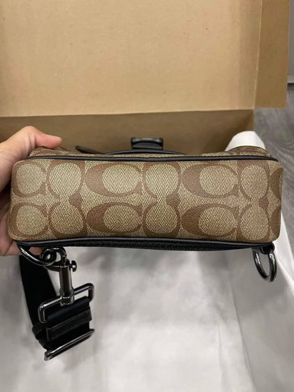 Coach X Jean Michel Basquiat Track Pack In Signature Canvas รูปที่ 5