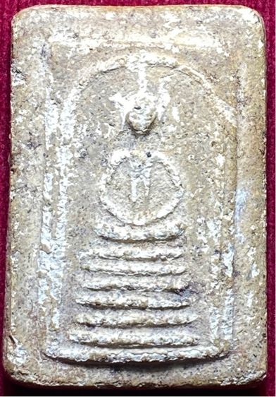 พระสมเด็จเกศไชโย 6 ชั้น อกตัน  วัดไชโย ฯ จ.อ่างทอง  เนื้อหยาบมาก แกร่งไม่ร่วน อัดแน่นด้วยมวลสาร  พิมพ์ ตำหนิถูกต้องมวลสารหยาบ       P 294 รูปที่ 5