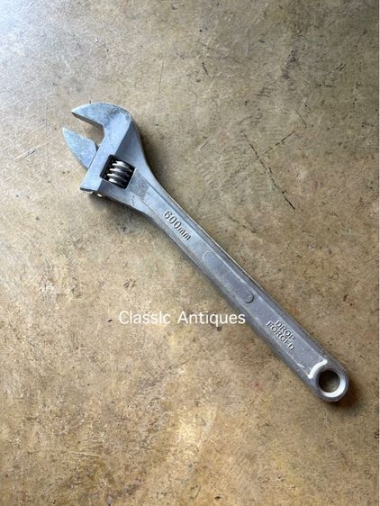 ประแจเลื่อน ยักษ์ สะสม