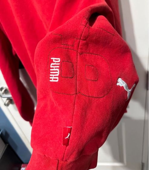 เสื้อสเว็ตเตอร์สีแดง แบรนด์ Puma รูปที่ 5
