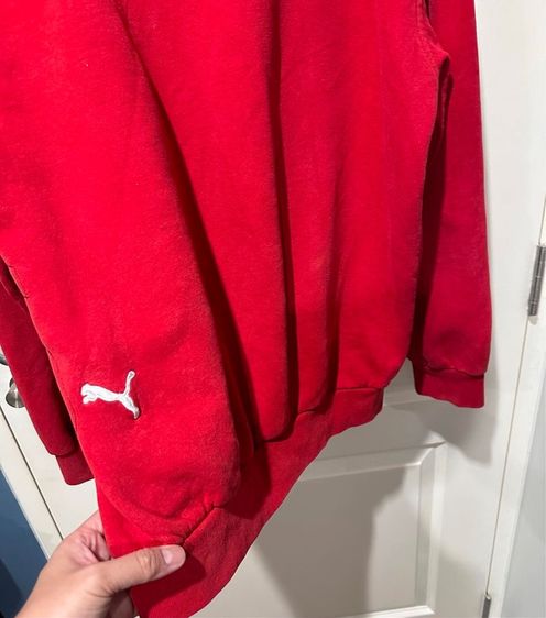 เสื้อสเว็ตเตอร์สีแดง แบรนด์ Puma รูปที่ 6