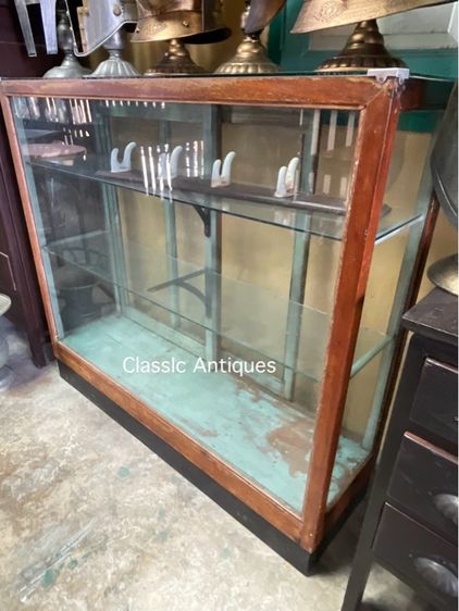 ตู้โชว์ห่วย ไม้สัก โบราณเก่าสะสม รูปที่ 2