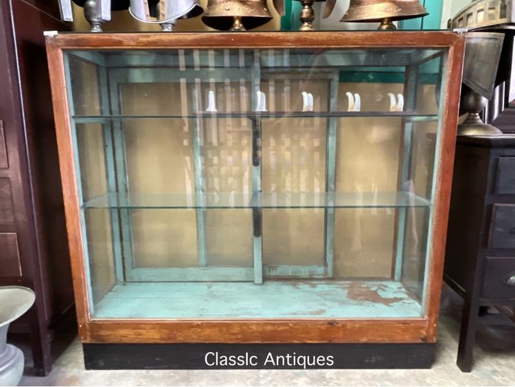 ตู้โชว์ห่วย ไม้สัก โบราณเก่าสะสม