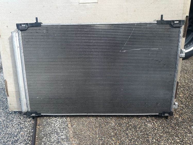 แผงหม้อน้ำ Toyota Harrier Gen3 สภาพยังใช่งานได้ แต่แอร์เย็นไม่ค่อยฉ่ำ รูปที่ 2