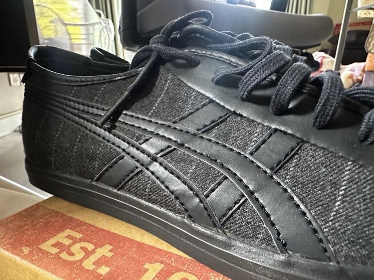 รองเท้าผ้าใบ ยี่ห้อ Onitsuka Tiger สีดำทมึน ไซส์ 40.5 มือหนึ่ง รูปที่ 6
