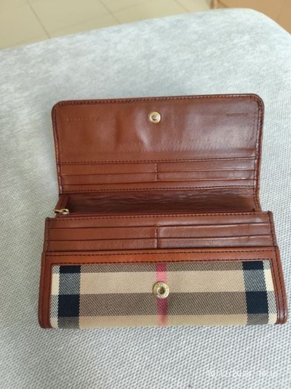 กระเป๋าสตางค์ใบยาว Burberry มือสองขายตามสภาพ รูปที่ 4
