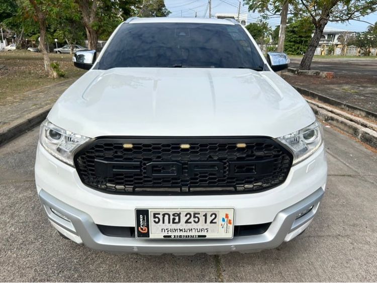 รถ Ford Everest 3.2 Titanium Plus 4WD สี ขาว