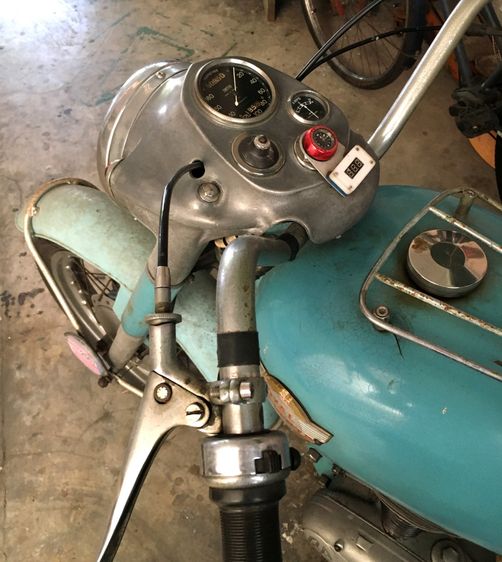 มอเตอร์ไซค์คลาสสิก Royal Enfield 250 รุ่นเก่าของอังกฤษ รูปที่ 15