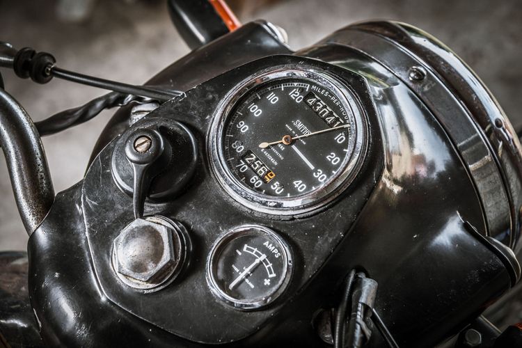 มอเตอร์ไซค์คลาสสิก Royal Enfield 250 รุ่นเก่าของอังกฤษ รูปที่ 18