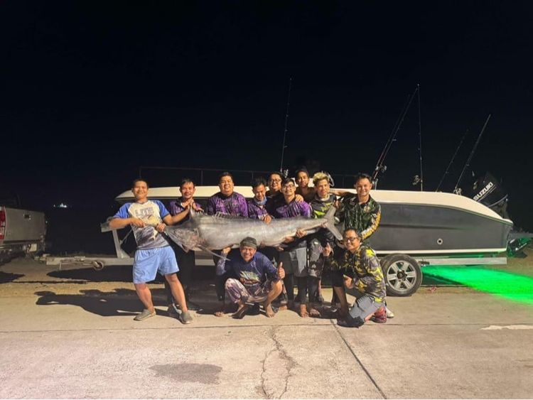 บริการให้เช่าเรือสปีดโบ้ท 22 ฟุต (ตกปลา,ตกหมึก)