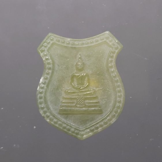 พระพุทธโสธร เนื้อหยก รุ่นประวัติศาสตร์ พิมพ์รูปอาร์ม ด้านหลังพระมีโค๊ตแผ่นทองคำแท้ วัดโสธรวรารามวรวิหาร พ.ศ.2543 พร้อมกล่องเดิม รูปที่ 3