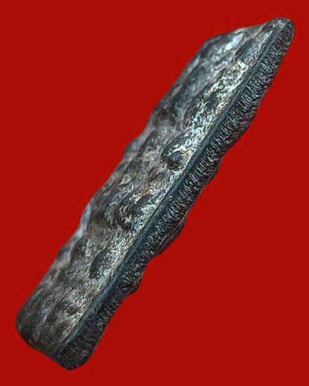 พระกำแพงห้าร้อยตัดเก้าพิมพ์ 2 หน้า เนื้อชินเขียว (ชินอุทุมพร) ขนาด 3.8 x 2.2 ซ.ม รูปที่ 3