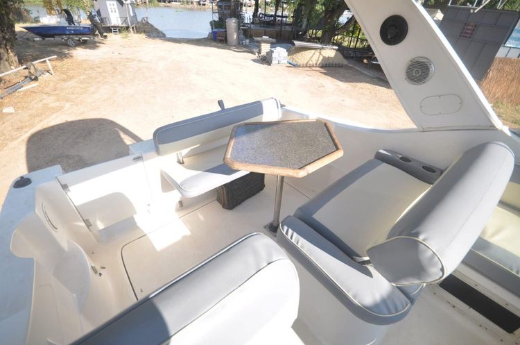 ขาย เรือยอร์ช bayliner ปี 2009 ยาว 30 ฟุต เครื่อง 350 mp mpi แรงๆ รูปที่ 3