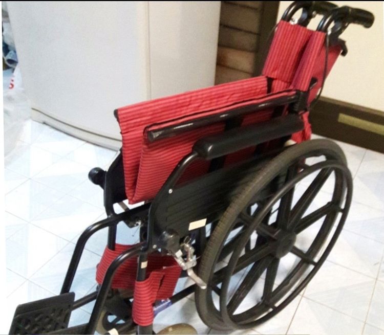 สภาพใหม่มาก รถเข็นผู้ป่วยอะลูมิเนียมอัลลอยด์ พับได้ สภาพดี รูปที่ 5