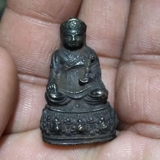 รูปหล่อไต้ฮงกงรุ่น 3 ปี 2522 จัดสร้างโดยมูลนิธิปอเต็กตึ้งหลวงปู่โต๊ะวัดประดู่ฉิมพลีร่วมปลุกเสก