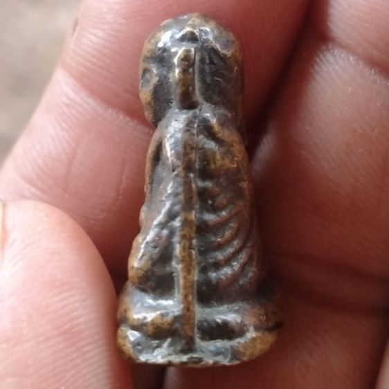 รูปหล่อโบราณหลวงพ่อเงินหลวงพ่อพิธวัดฆะมังจังหวัดพิจิตรเจ้าของตำราตะกรุดคู่ชีวิตหลวงพ่อพิธวัดฆะมังสิบเอกหลวงพ่อเงินวัดบางคลาน รูปที่ 4